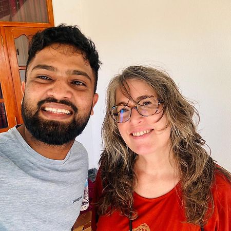 The Alexis'S Guest House Negombo Esterno foto