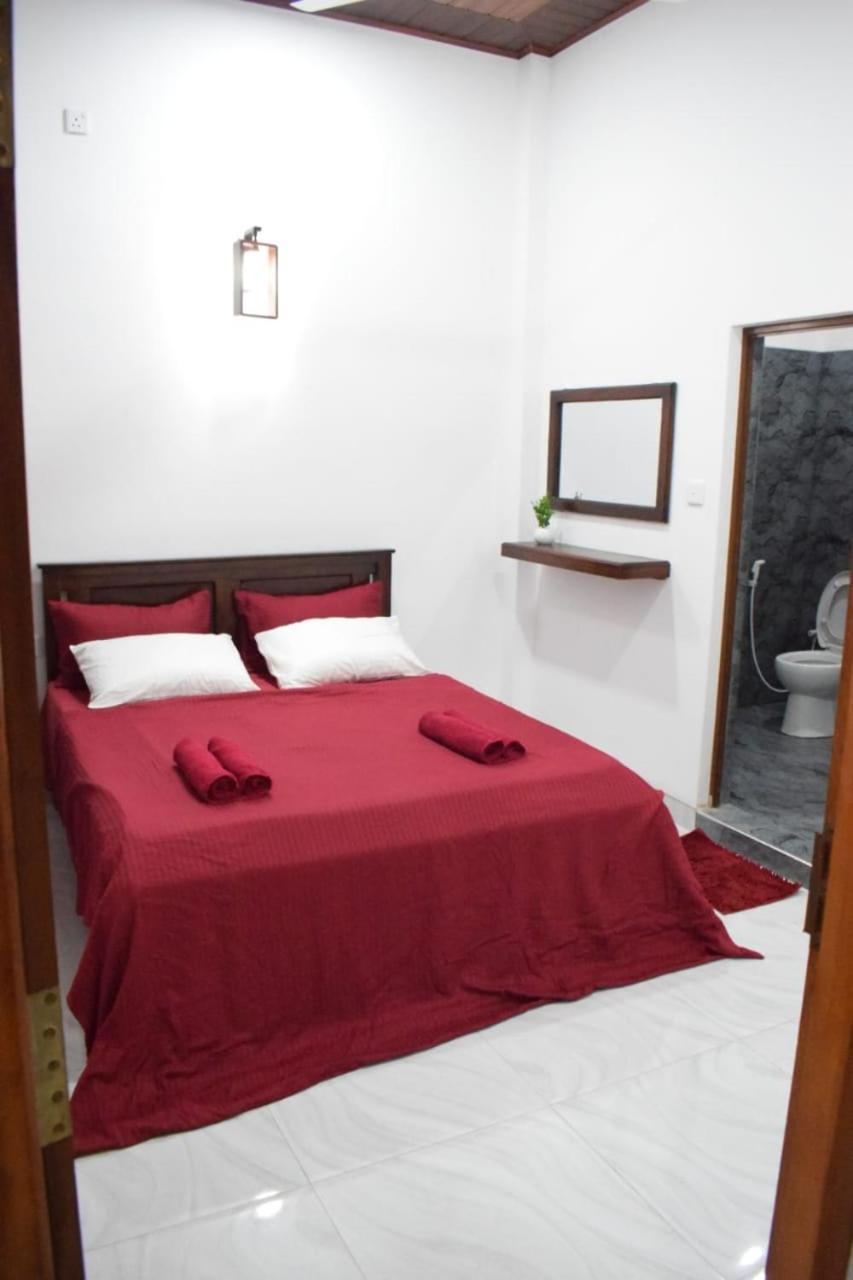 The Alexis'S Guest House Negombo Esterno foto