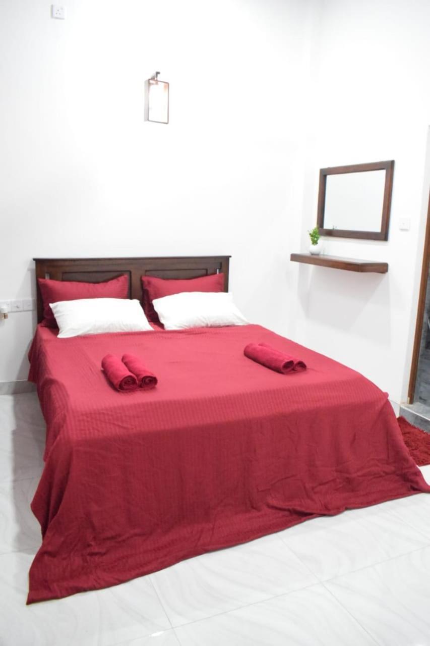 The Alexis'S Guest House Negombo Esterno foto