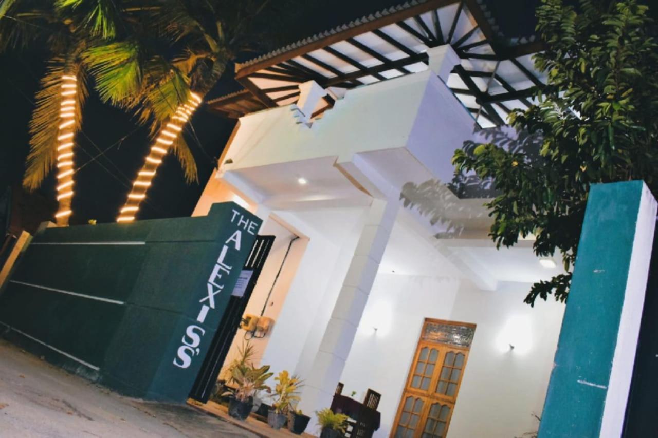 The Alexis'S Guest House Negombo Esterno foto