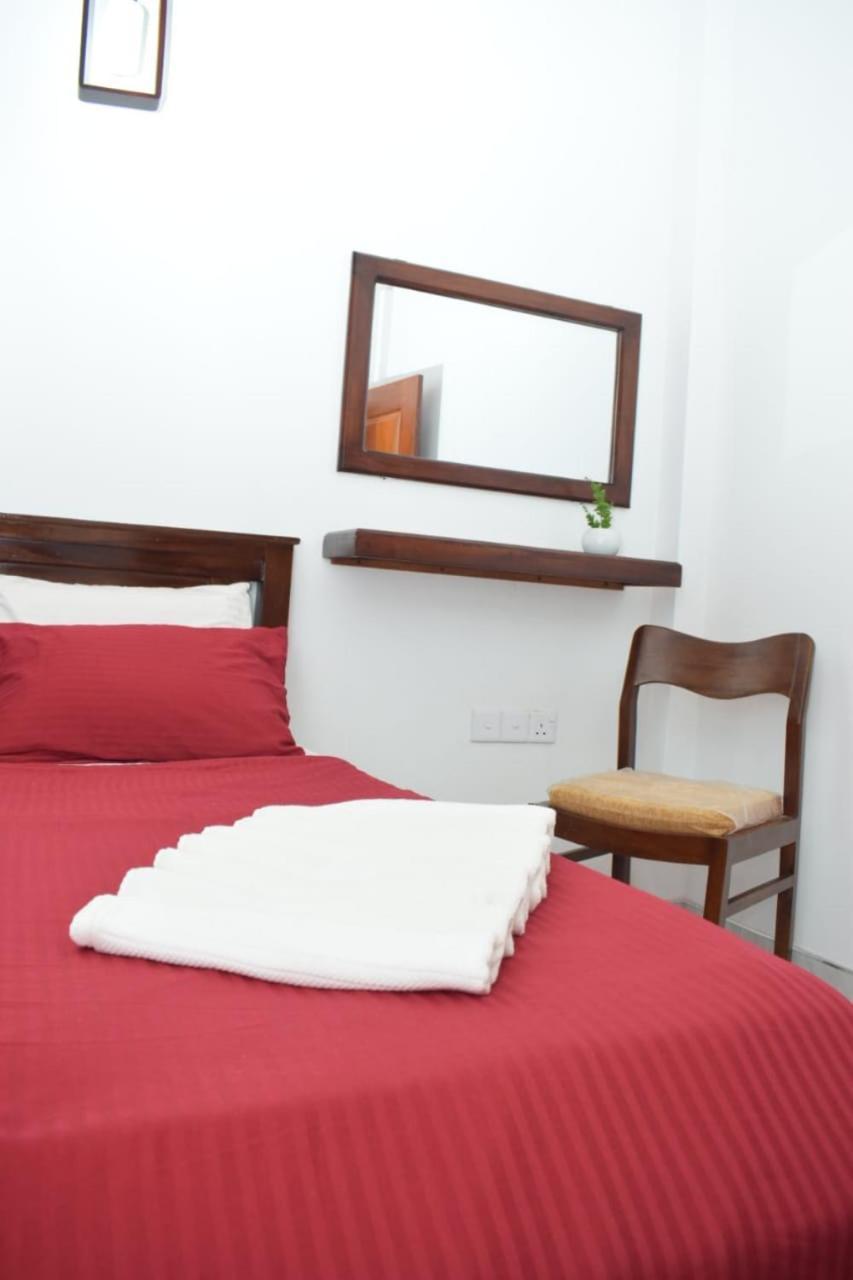 The Alexis'S Guest House Negombo Esterno foto
