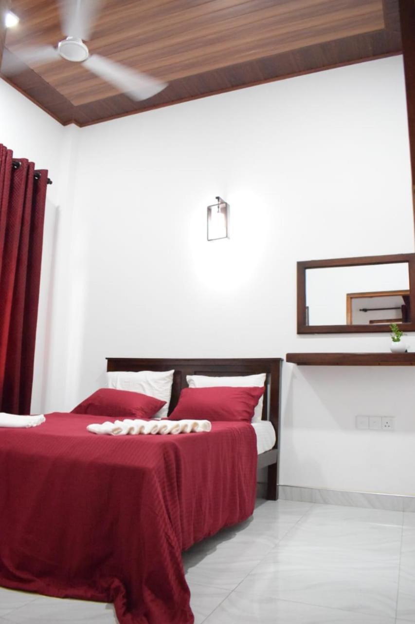 The Alexis'S Guest House Negombo Esterno foto