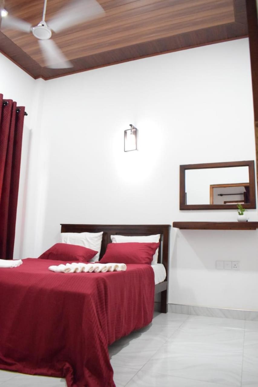 The Alexis'S Guest House Negombo Esterno foto