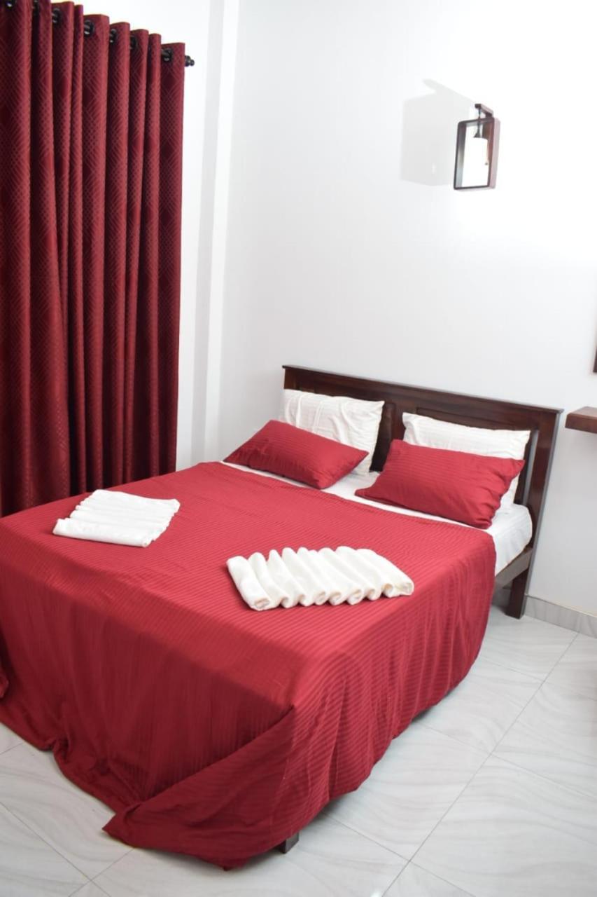 The Alexis'S Guest House Negombo Esterno foto