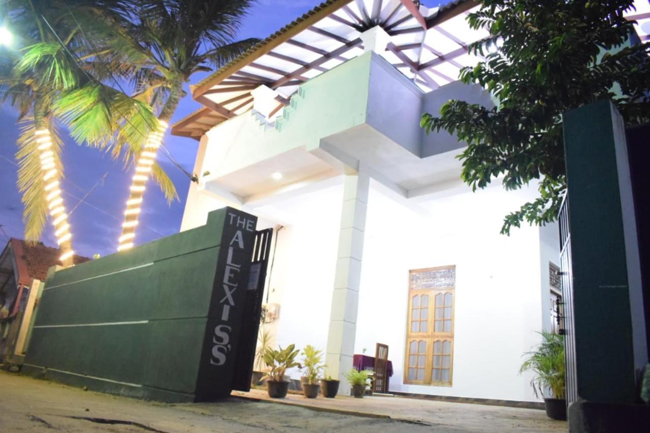 The Alexis'S Guest House Negombo Esterno foto