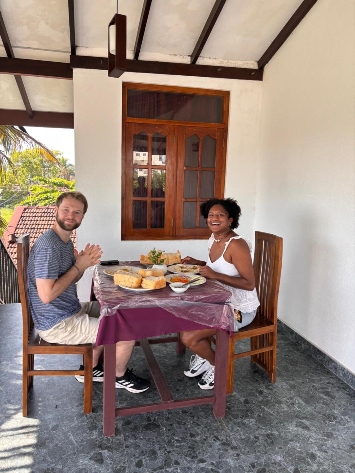 The Alexis'S Guest House Negombo Esterno foto