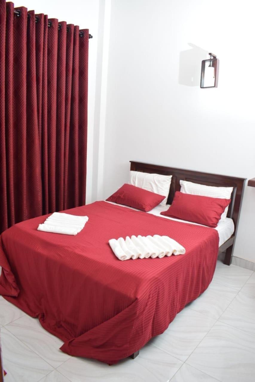 The Alexis'S Guest House Negombo Esterno foto
