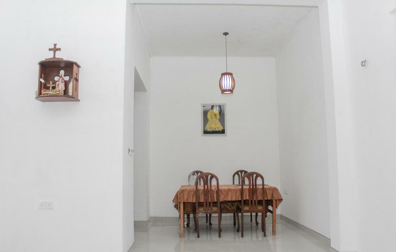 The Alexis'S Guest House Negombo Esterno foto