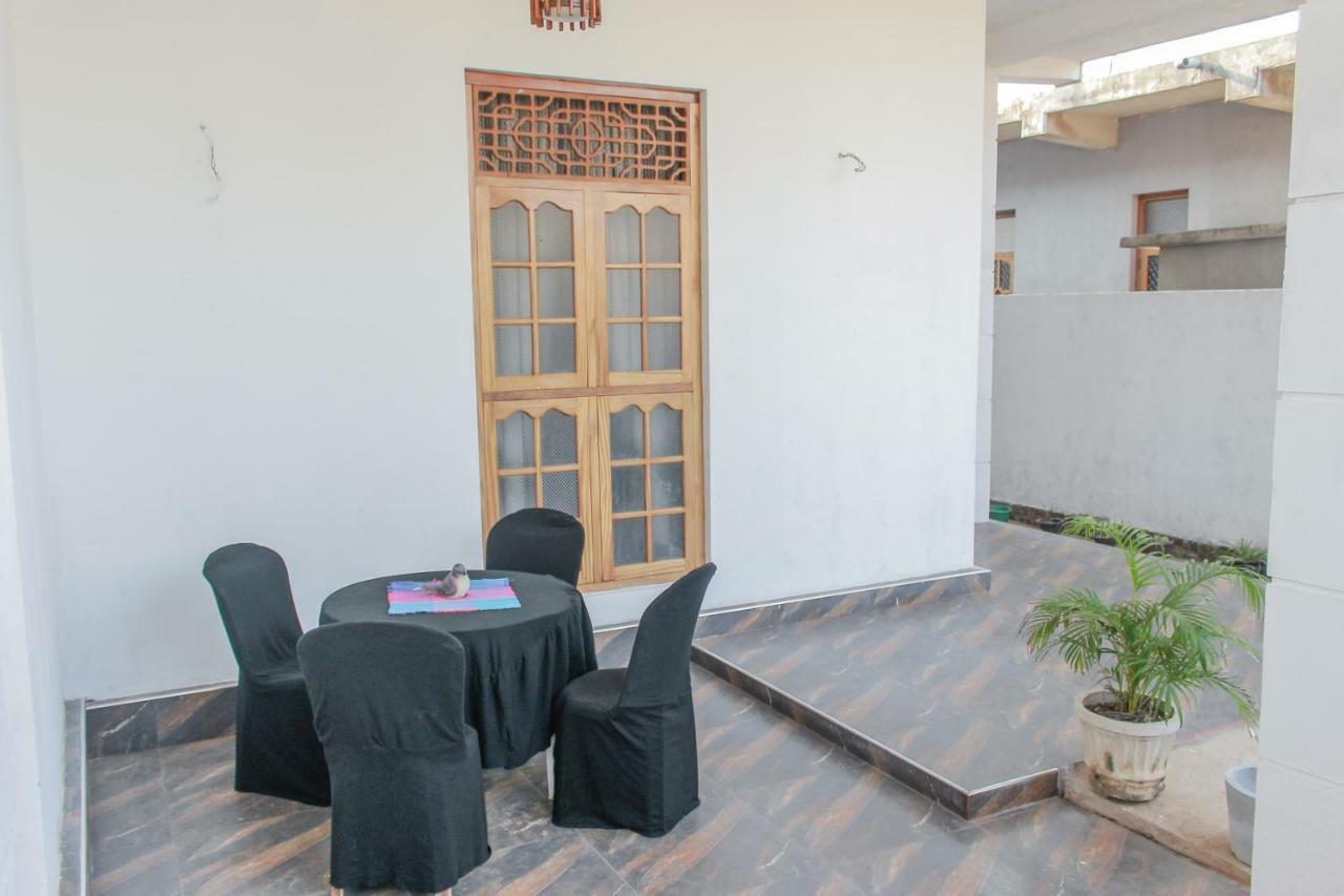 The Alexis'S Guest House Negombo Esterno foto
